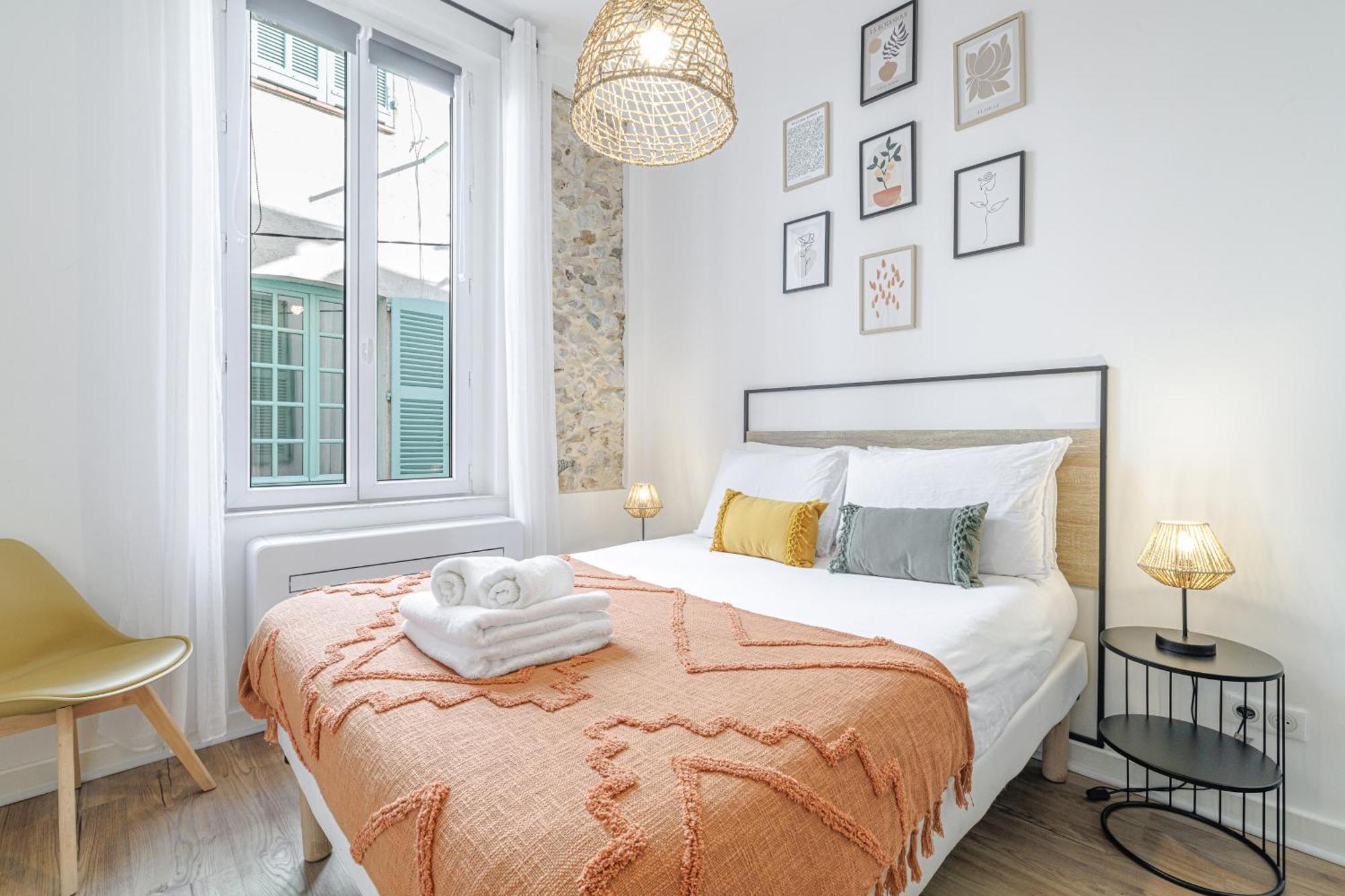 Old Town Antibes Superb New Flat, For 3, Ac, Wi-Fi Apartamento Exterior foto