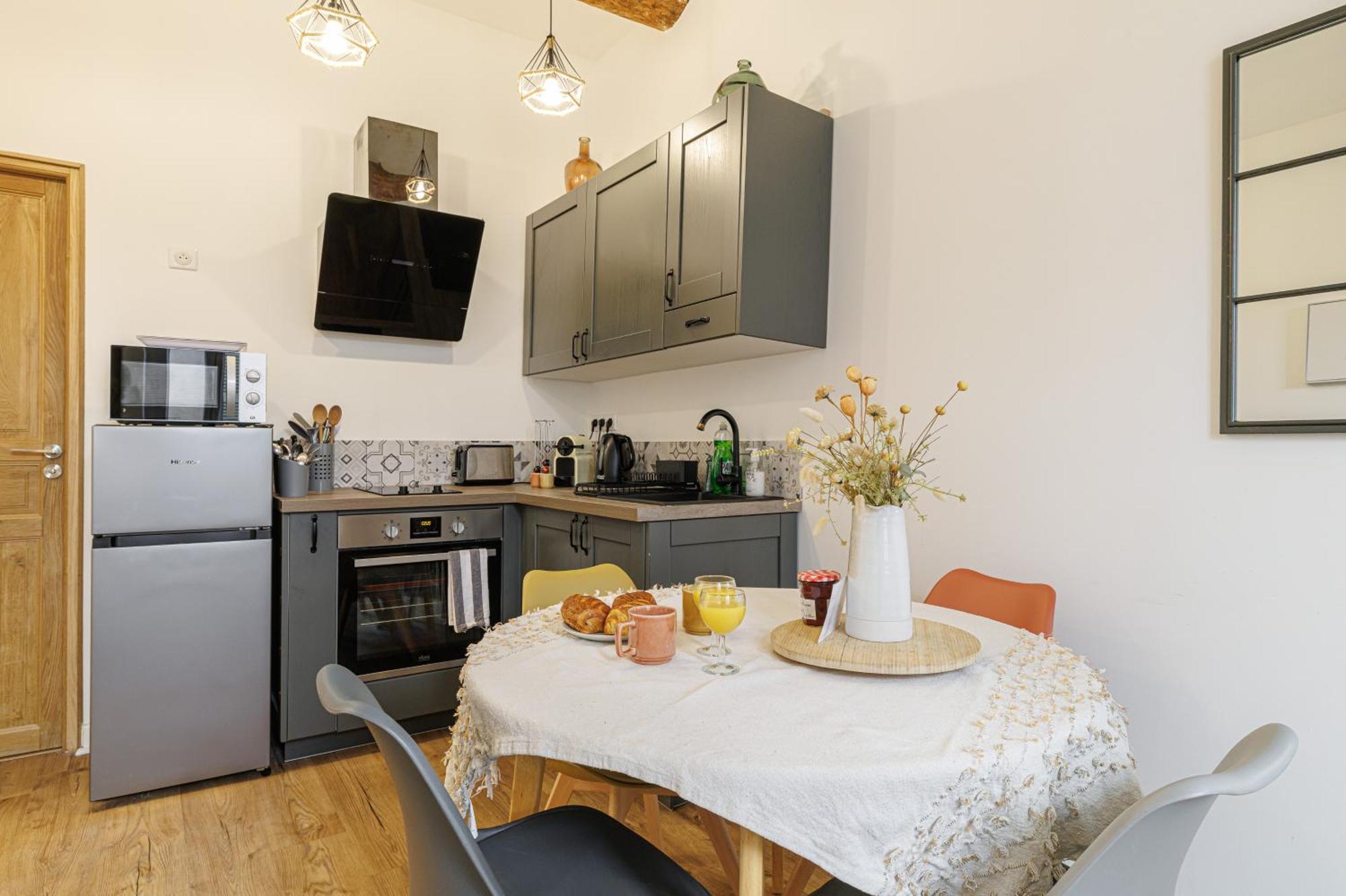 Old Town Antibes Superb New Flat, For 3, Ac, Wi-Fi Apartamento Exterior foto