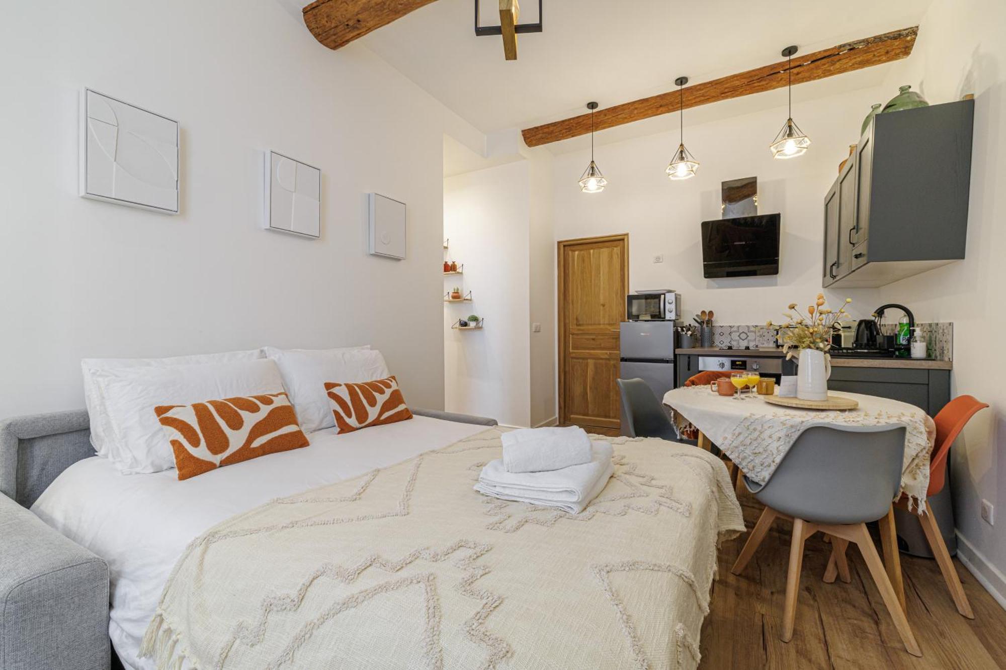 Old Town Antibes Superb New Flat, For 3, Ac, Wi-Fi Apartamento Exterior foto
